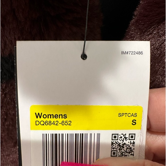 Nike Printed Faux Fur Jacket - Picture 5 of 11